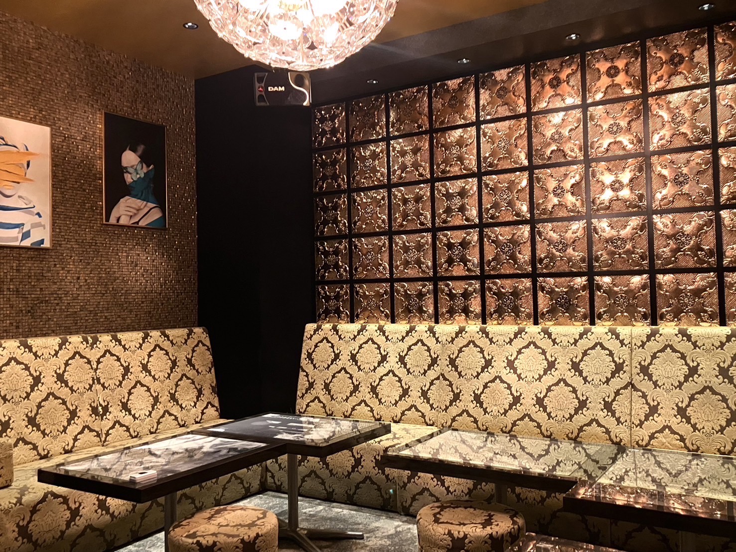 VIP ROOM